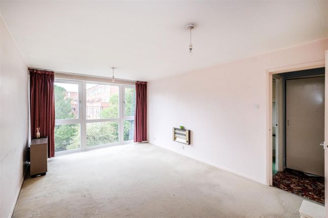 Flat for sale in Churchfields, South Woodford, London
