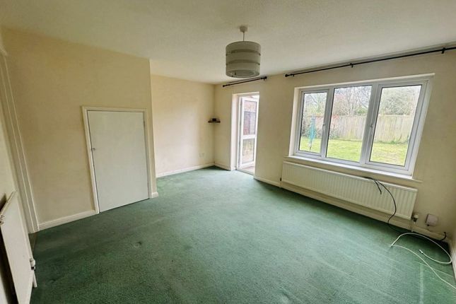 18, MEDWAY CLOSE, THATCHAM photo 4