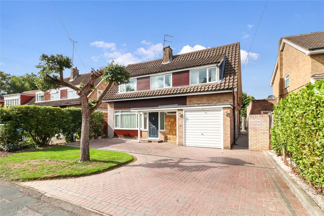 Thumbnail Detached house for sale in Baytree Walk, Watford