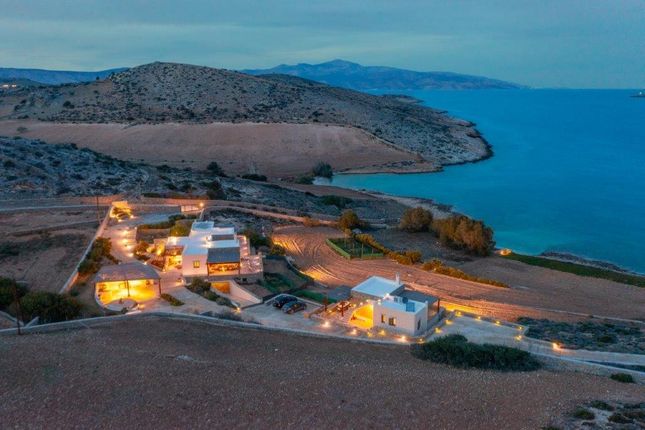 Villa for sale in Small Cyclades, Cyclade Islands, South Aegean, Greece