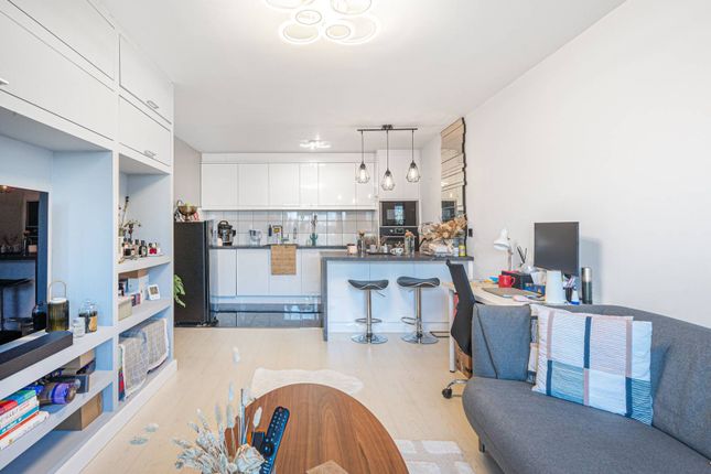 Thumbnail Flat for sale in Heritage Avenue, Colindale, London
