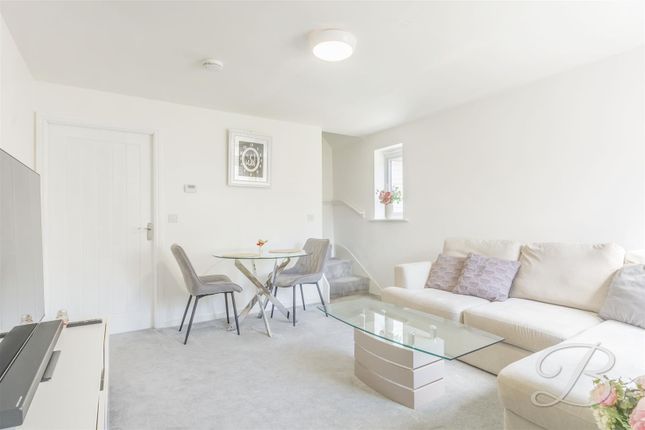 8, Parkgate Close, Newark photo 3