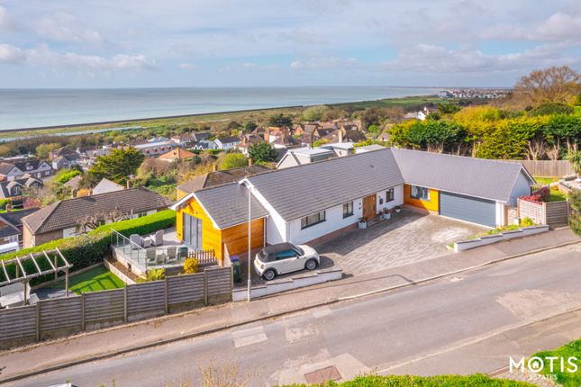 Thumbnail Bungalow for sale in Naildown Road, Hythe