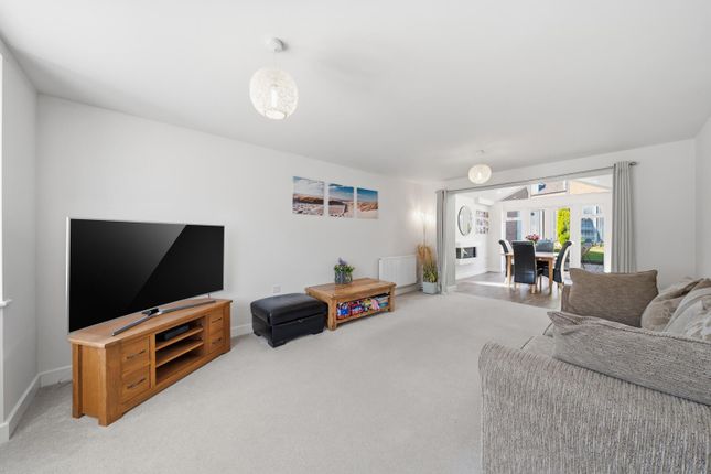 25, Acacia Way, Nottingham photo 2