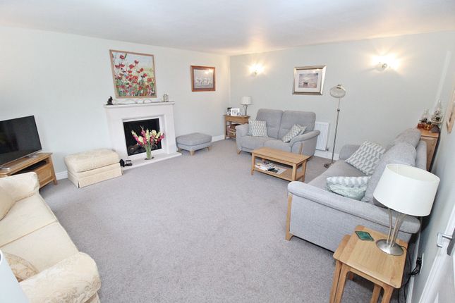 14, Manor Park Drive, Bedford photo 4