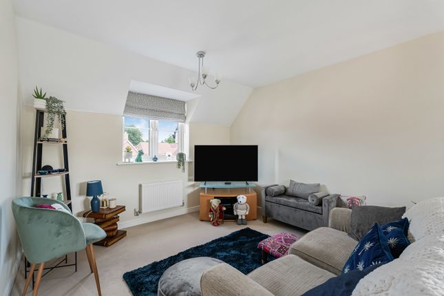 105, Garstons Way, Holybourne photo 3