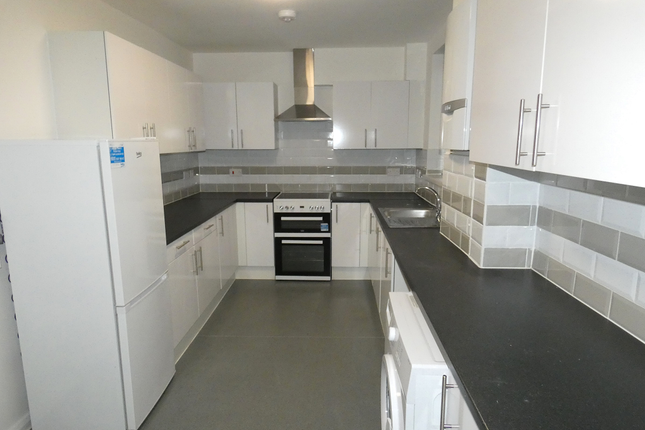 231, Albert Drive Sheerwater, null photo 3