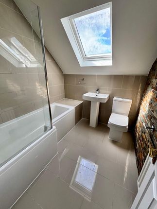 17, Beaumont Place, Isleworth photo 5