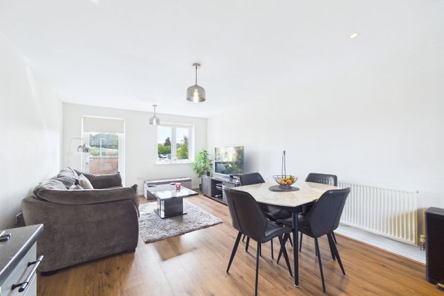 30 Fairlane Drive, South Ockendon, Essex photo 3