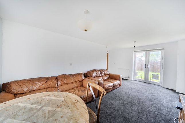 10, Hazel Way, Brockworth photo 3