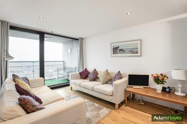 2-bed flat on Flat 1404, 100 Kingsway, London, £375,000