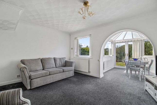 6 Woodford Close, Warrington photo 4
