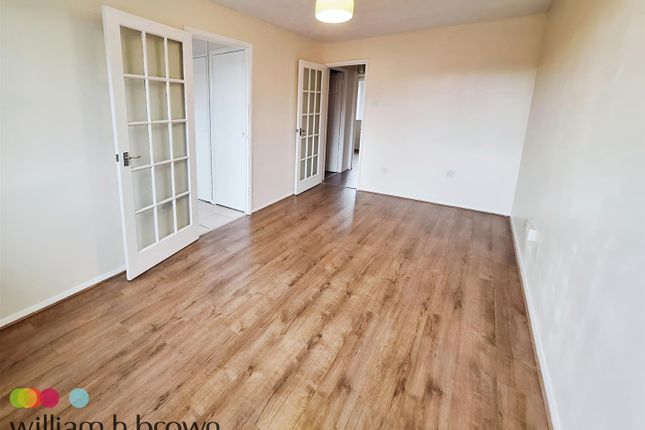 38, Wyvern House, Bridge Road, GRAYS photo 4