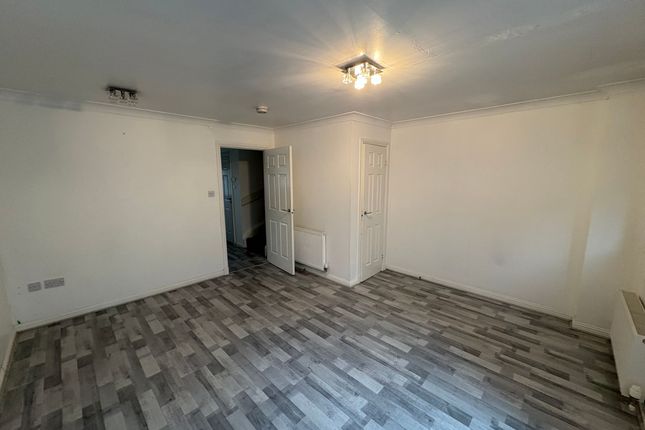 136 Willow Drive, Johnstone photo 3