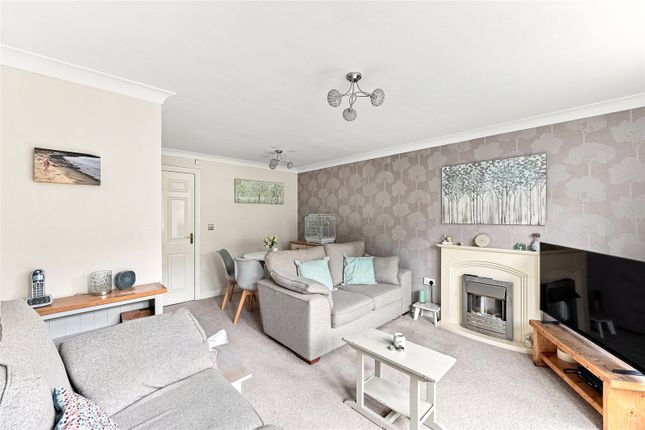 9, Dolcey Way, Bedford photo 2