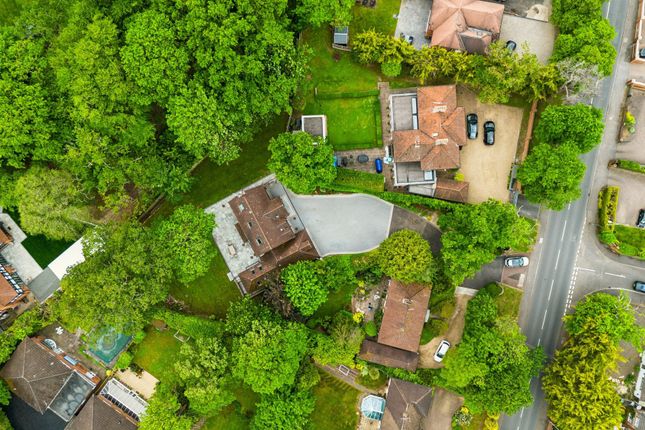 73 Ducks Hill Road, Northwood photo 2