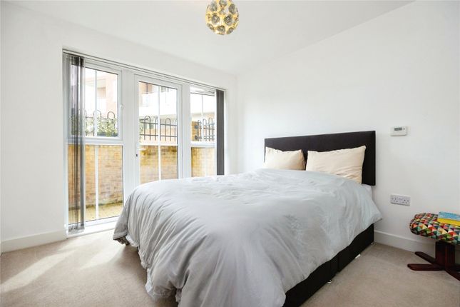 5 Edison House,, Flambard Way, Surrey photo 4
