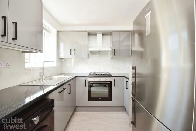 97, Hillside, Brighton photo 2