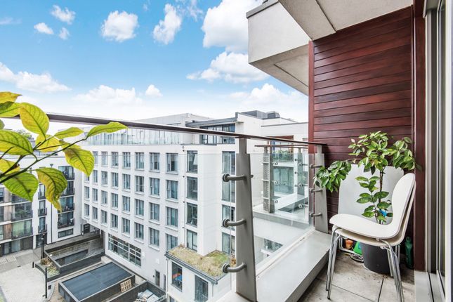 Flat 61, 197 Long Lane, London photo 4