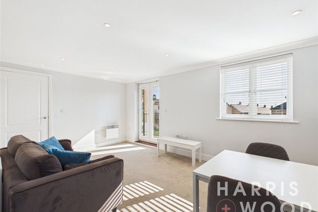 10, Tufnell Way, Essex photo 3