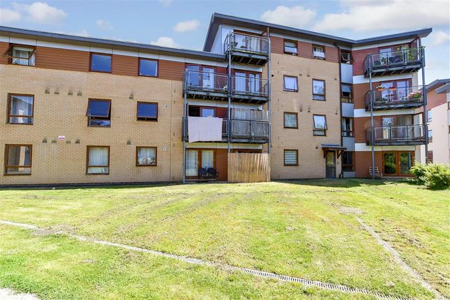 Thumbnail Flat for sale in Commonwealth Drive, Three Bridges, Crawley, West Sussex