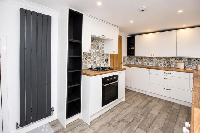 2, Greenfield View, Darwen photo 4