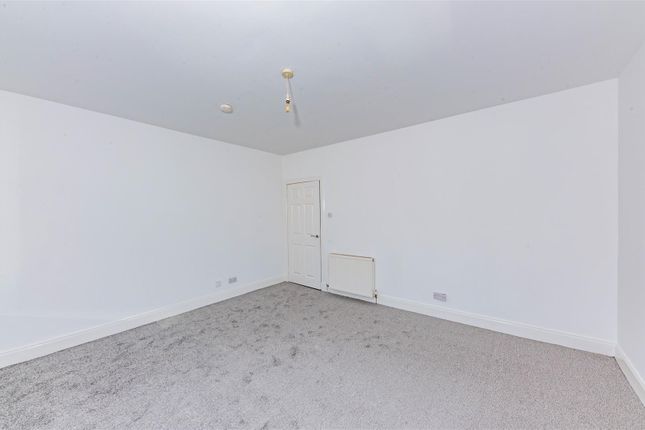 3a, West Grimsby, Arbroath photo 4