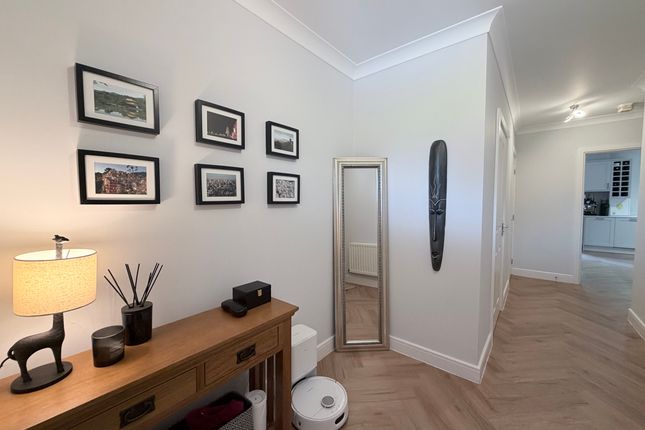 8 Pasteur Grove, Pontypridd photo 2