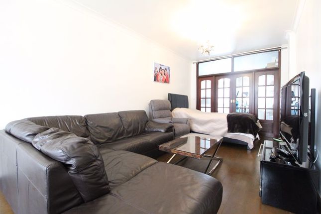 Detached house for sale in Toddington Road, Luton