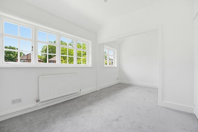 17 Holyoake House, Holyoake Walk, London photo 3