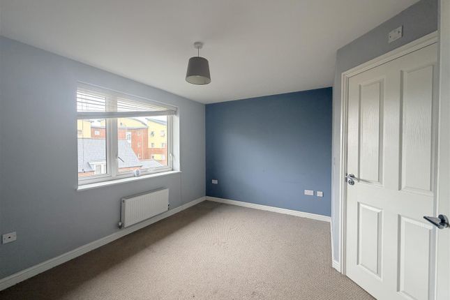 Flat 5, 47, Longhorn Avenue, Gloucester photo 4