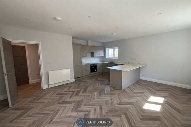 1-bed flat on Oak Leaf Court, Church Road Derry Hill, Calne, £1,295/mo
