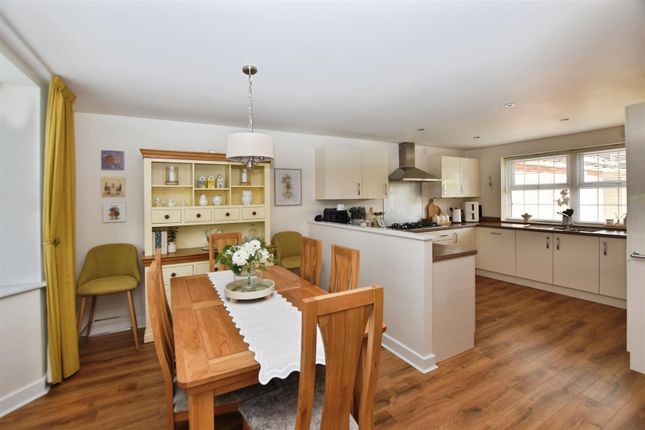 7, Greenfield Avenue, Hessle photo 4