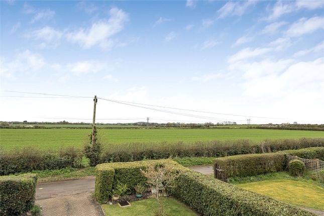 58, Oakley Lane, Oxfordshire photo 2
