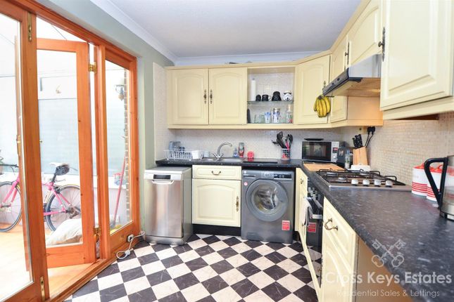 24, Washbourne Close, Plymouth photo 4