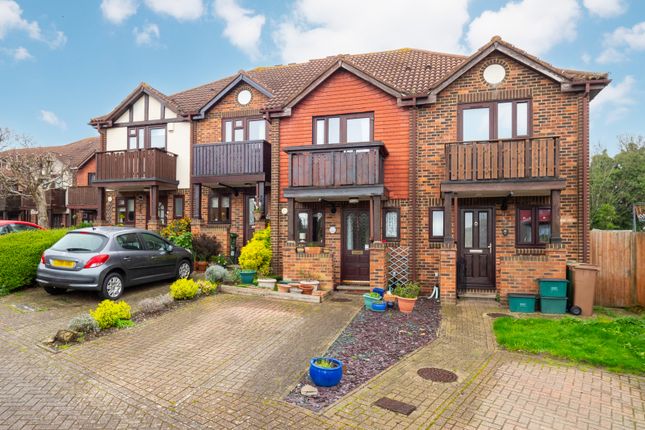 Thumbnail Terraced house for sale in Alpine View, Carshalton