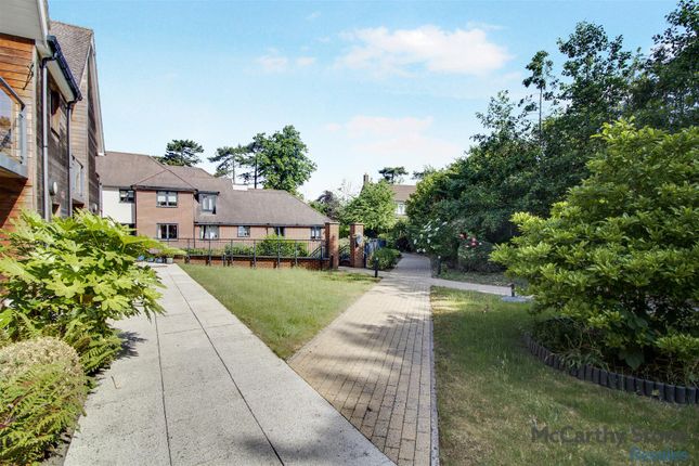 41 Mandeville Court, Darkes Lane, Potters Bar photo 4