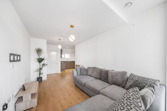 Flat for sale in Amelia Street, Elephant And Castle, London
