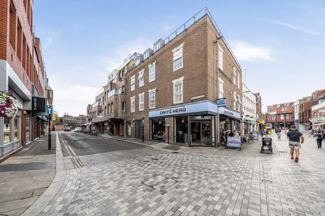 Flat 10, Mulberry House, 3, William Street, Berkshire photo 3