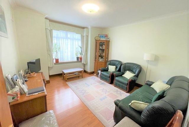 69, Graham Road, Harrow photo 2