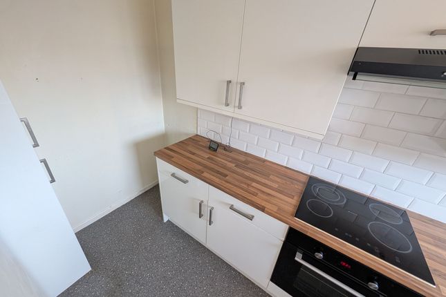 18 York Gardens, York Road, Littlehampton photo 3