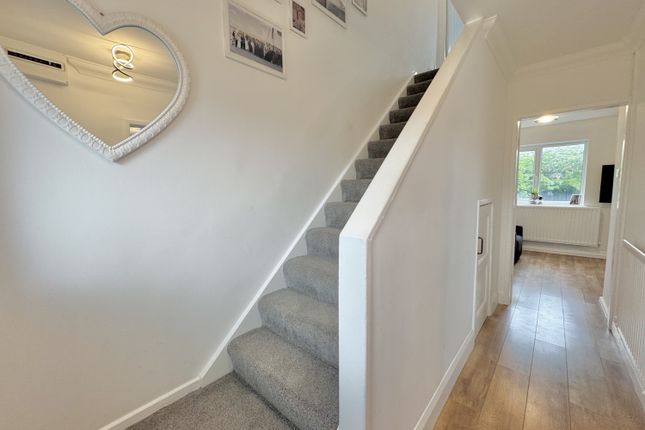 5, Walton Avenue, Seaham photo 3