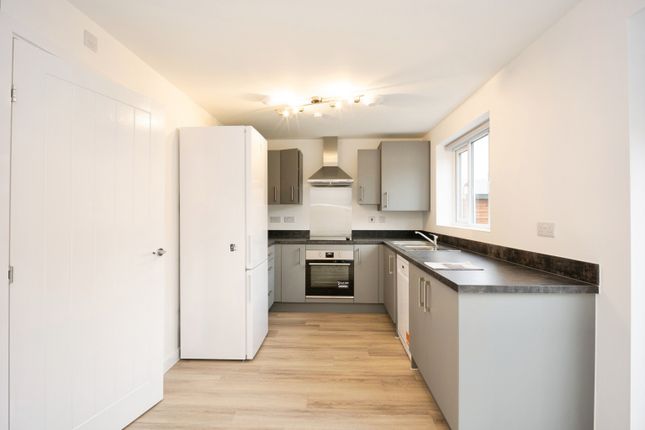 6, Thimbleby Close, BEDWORTH photo 4