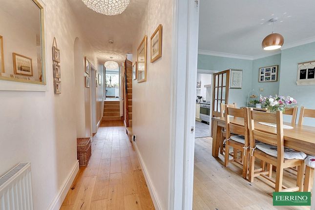 76 Allaston Road, (4 Beds - Lovely Garden Room), Lydney photo 2