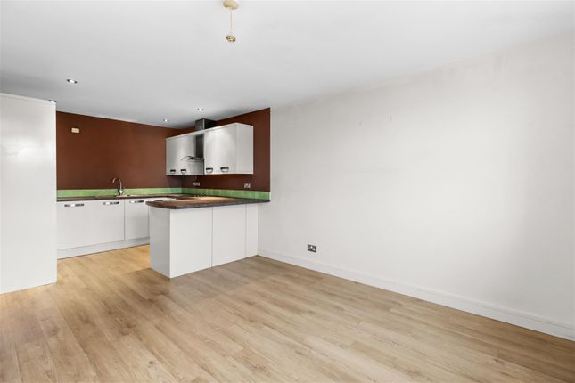 Flat for sale in Seaside, Eastbourne