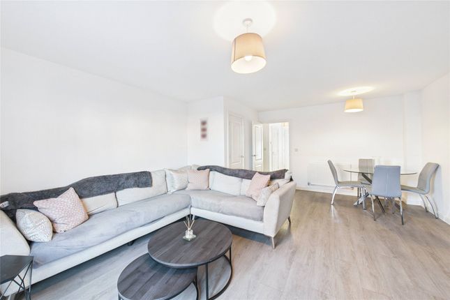5, Welberry Way, Camberley photo 2