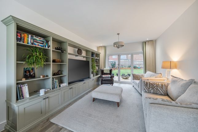 51, Prince Drive, Swindon photo 2