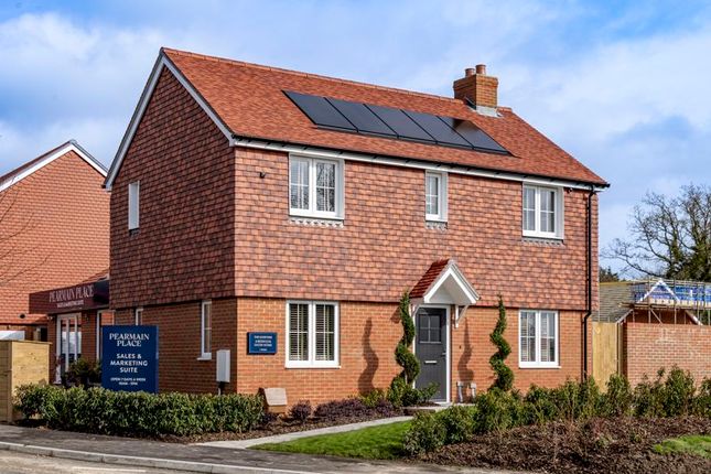 Thumbnail Detached house for sale in Walshes Road, Crowborough