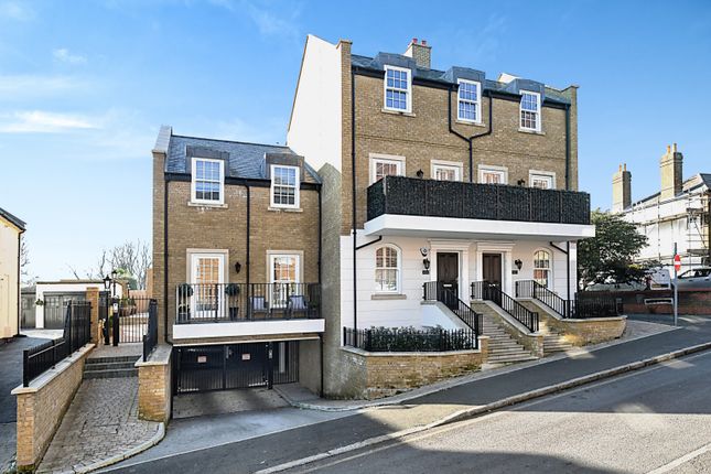 Thumbnail Flat for sale in Primrose Mews, 2 Primrose Hill, Brentwood, Essex