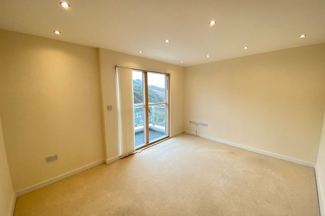 Flat to rent in The Osbourne, Langland, Swansea